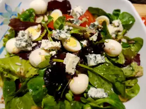 Salad with Marinated Quail Eggs