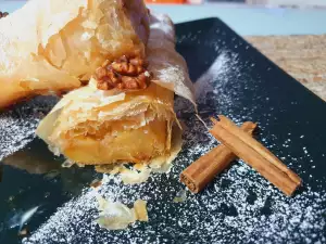 Strudel de manzana con sémola