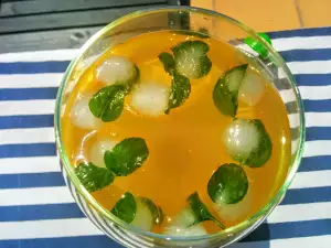 Iced Tea of Ginger, Mint and Lemon