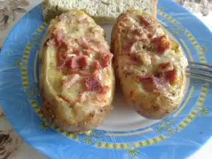 Stuffed Potatoes with Ham and Cheese