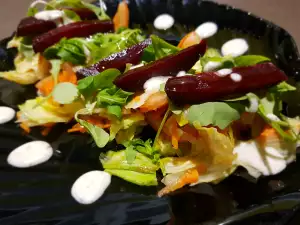 Frischer Rote Bete Salat mit Kräuterdressing