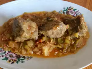 Oven-Baked Pork Liver with Tomatoes and Leeks