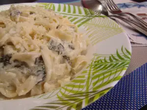 Tagliatelle con queso azul y espinacas