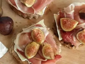 Snelle tapas met camembert en vijgen