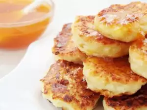 Healthy Fritters with Cheese