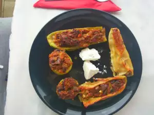 Zucchini and Cannelloni Stuffed with Minced Meat and Vegetables