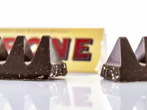 Спорим, что до сих пор вы ели Toblerone неправильно!