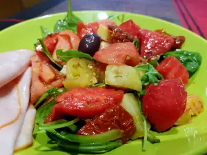 Reichhaltiger Tomatensalat