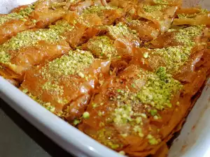 Türkisches Baklava mit Füllung