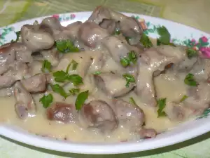 Chicken Gizzards with Mushroom-Garlic Sauce