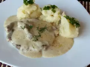 Schweinenackensteaks mit Soße und Thymian