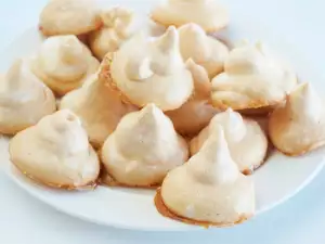 Meringues with Brown Sugar