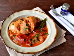 Guiso de conejo con cebolla y tomate