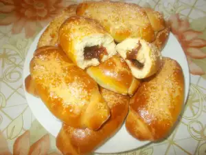 Сахарные булочки с джемом