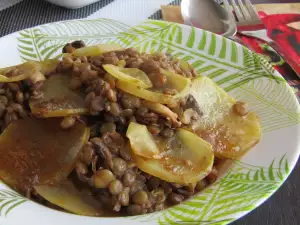 Lentejas al horno con champiñones y patatas