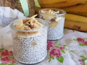 Healthy Banana and Chia Pudding