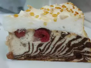 Zebrakuchen mit Kirschen und Schokolade