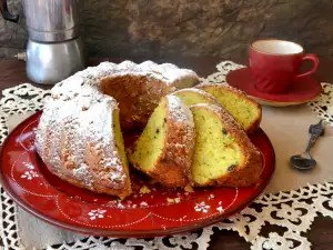 Sponge Cake with Zucchini and Chocolate Drops