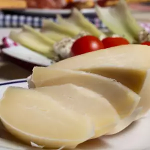 Italijanski sir provolone