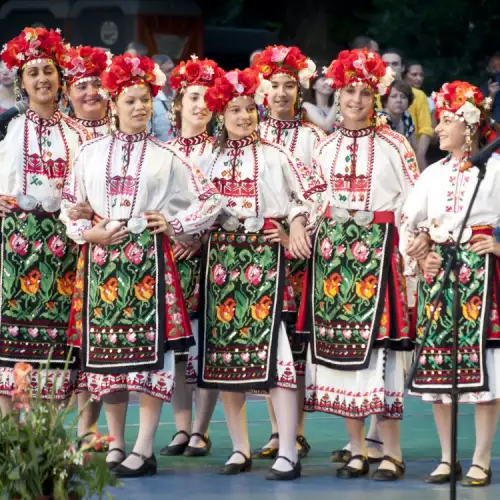 Грандиозен фолклорен събор оглася днес Добруджа