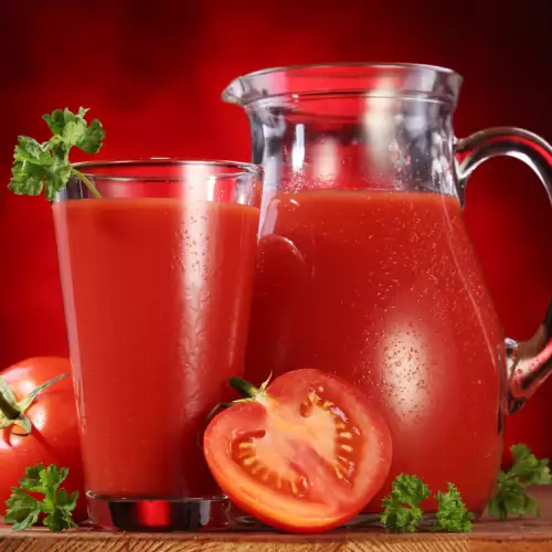 Wie man Tomatensaft zubereitet