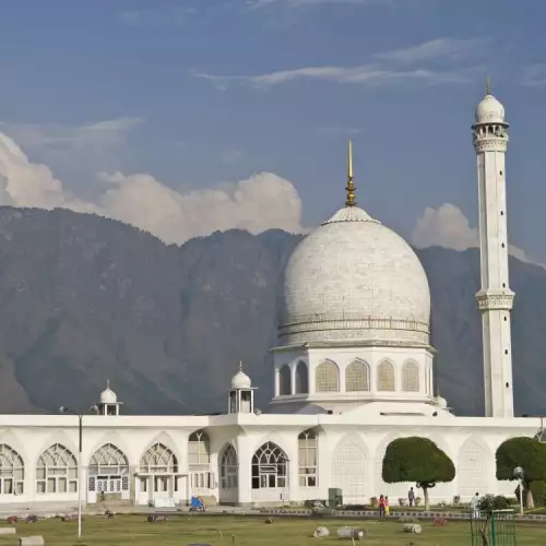 Hazratbal Shrine