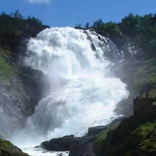 Водопадът Кьосфосен