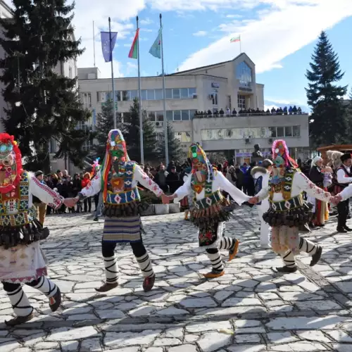 Наградиха победителите от кукерския фестивал в Разлог