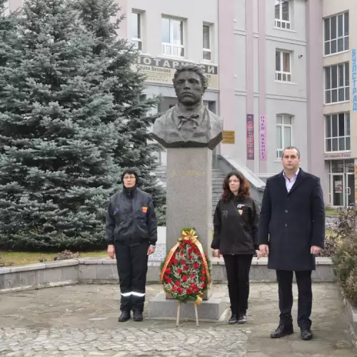 Разлог почете тържествено паметта на Апостола