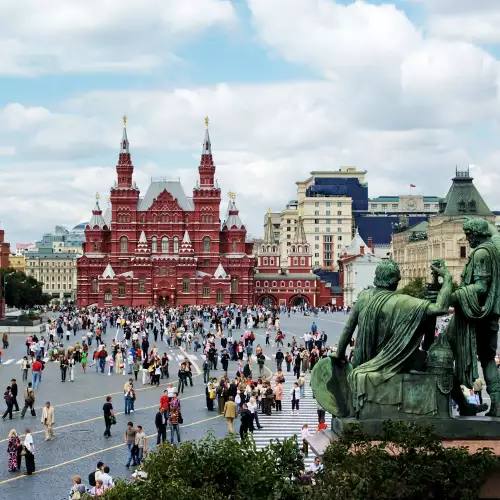 Това са най-впечатляващите градски площади