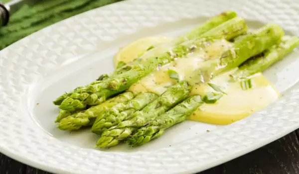 Pan-fried asparagus