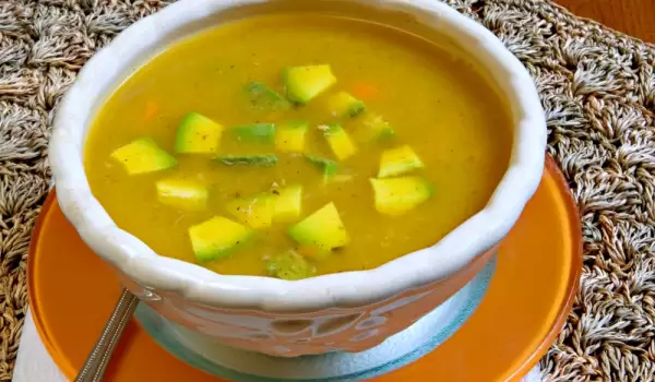 Suppe mit Avocado