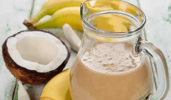 Smoothie cu lapte de cocos și banane