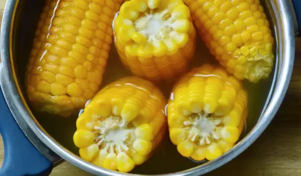 Boiling corn