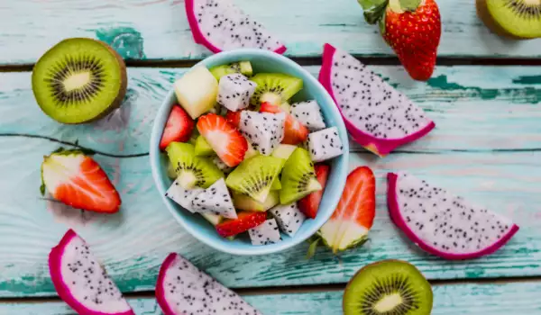 Ensalada con fruta del dragón