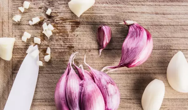 Pink garlic