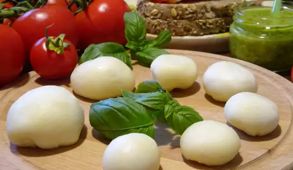 Mozzarella conține cantități importante de iod