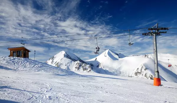 World women    's ski elit arrived in Bansko