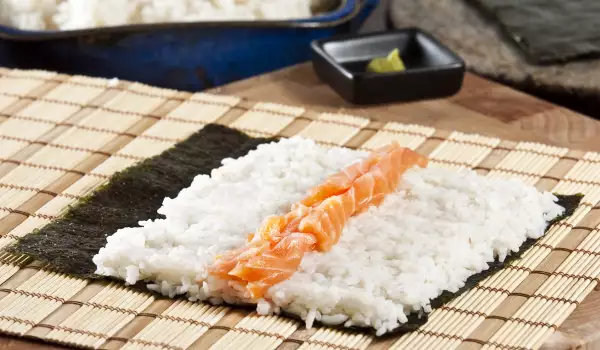 Sushi cu alge nori