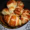 Französische Croissants mit Butter