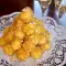 Französisches Dessert Croquembouche