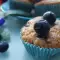 Amerikanische Muffins mit Heidelbeeren und frischer Milch