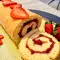 Pandispanrolle mit Erdbeeren