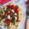 Pasta mit Cherrytomaten, Mozzarella und Kapern (Рasta alla checca)