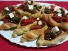 Mini pides turcos con relleno de pimientos