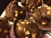 Muffins met chocolade, koffie en noten